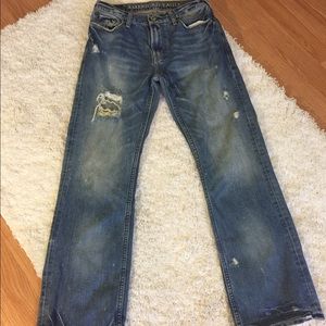 American Eagle size 30x32 destroyed low boot cut